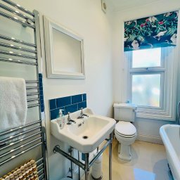 Bathroom 1_1