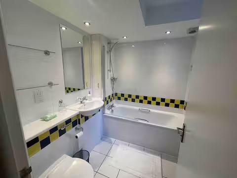 Image 4