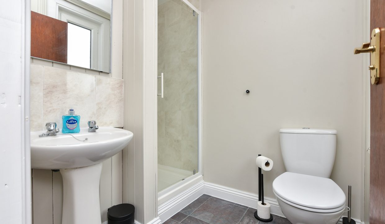 bathroom 4