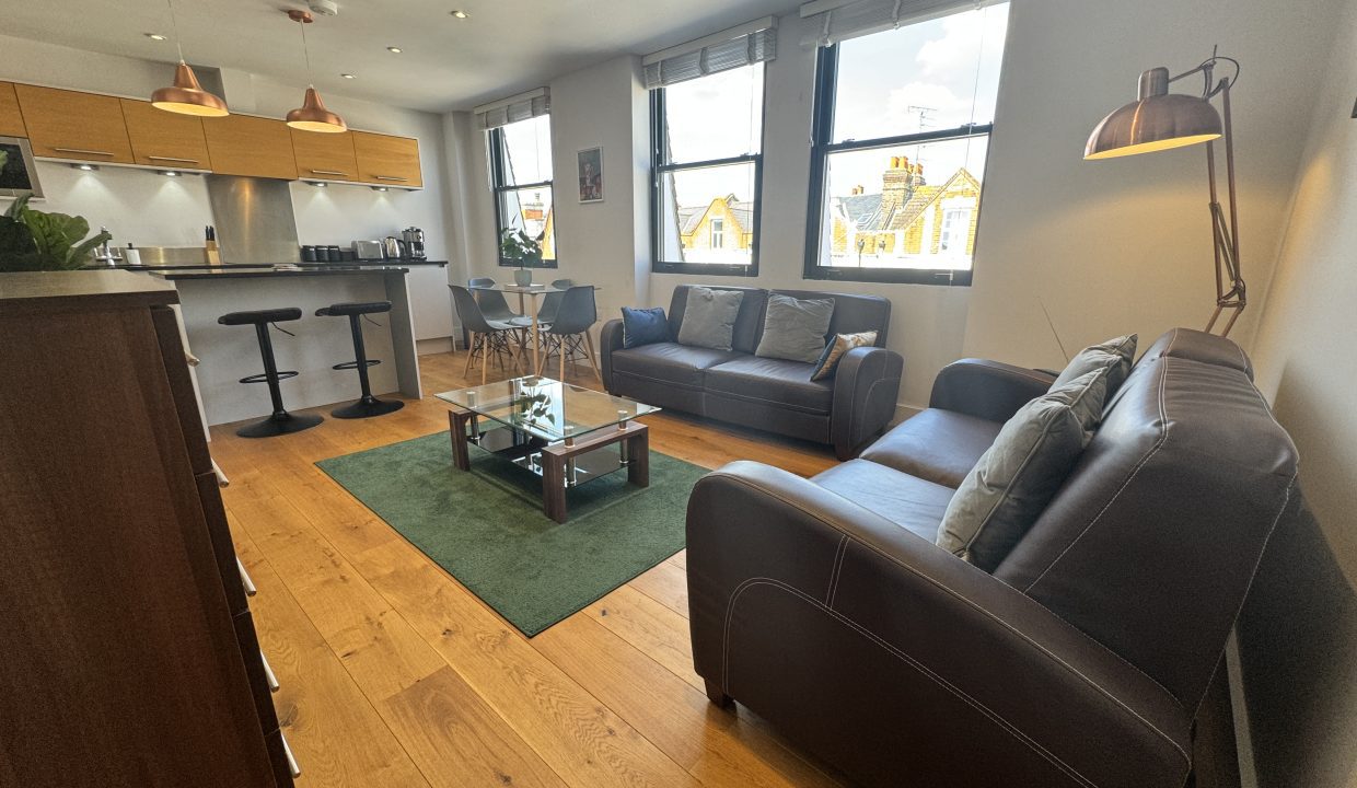 e living area 2