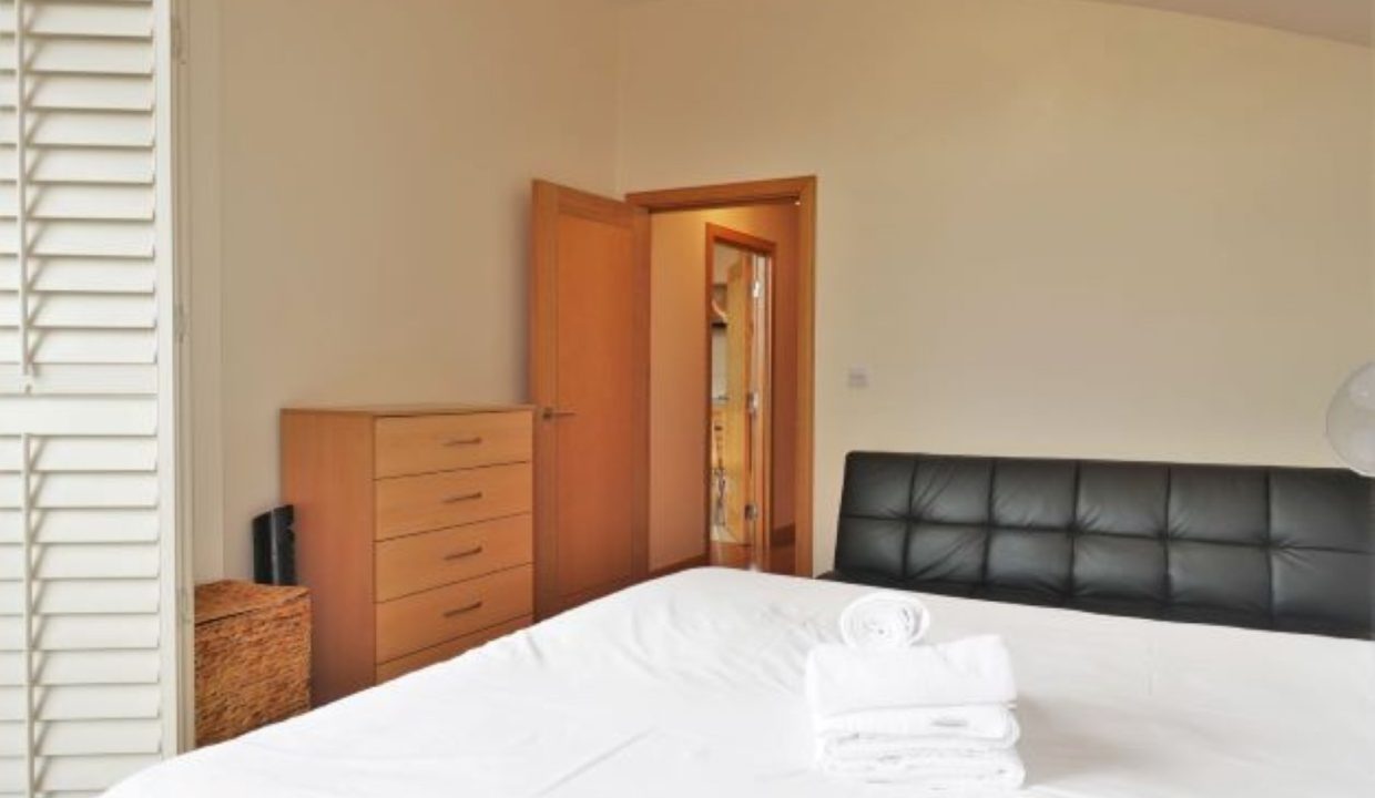 o bedroom Hampton Court 1 bed (Large)