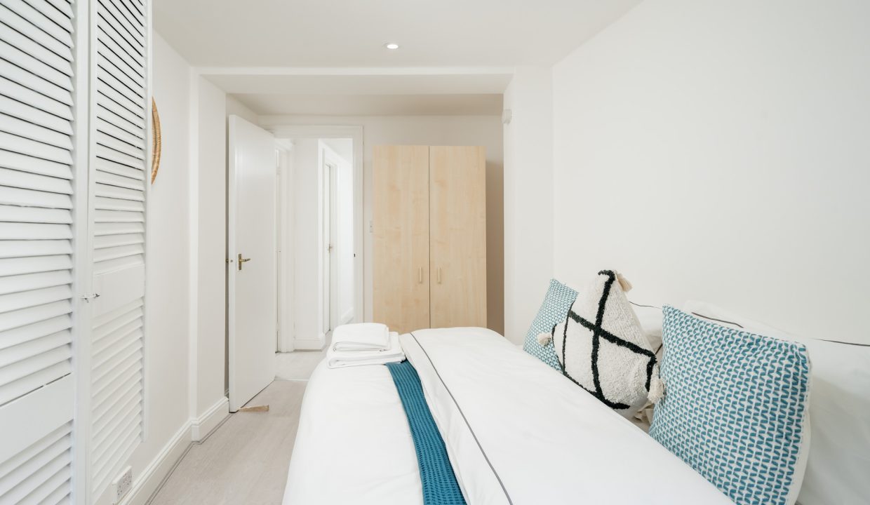 Bedroom2a