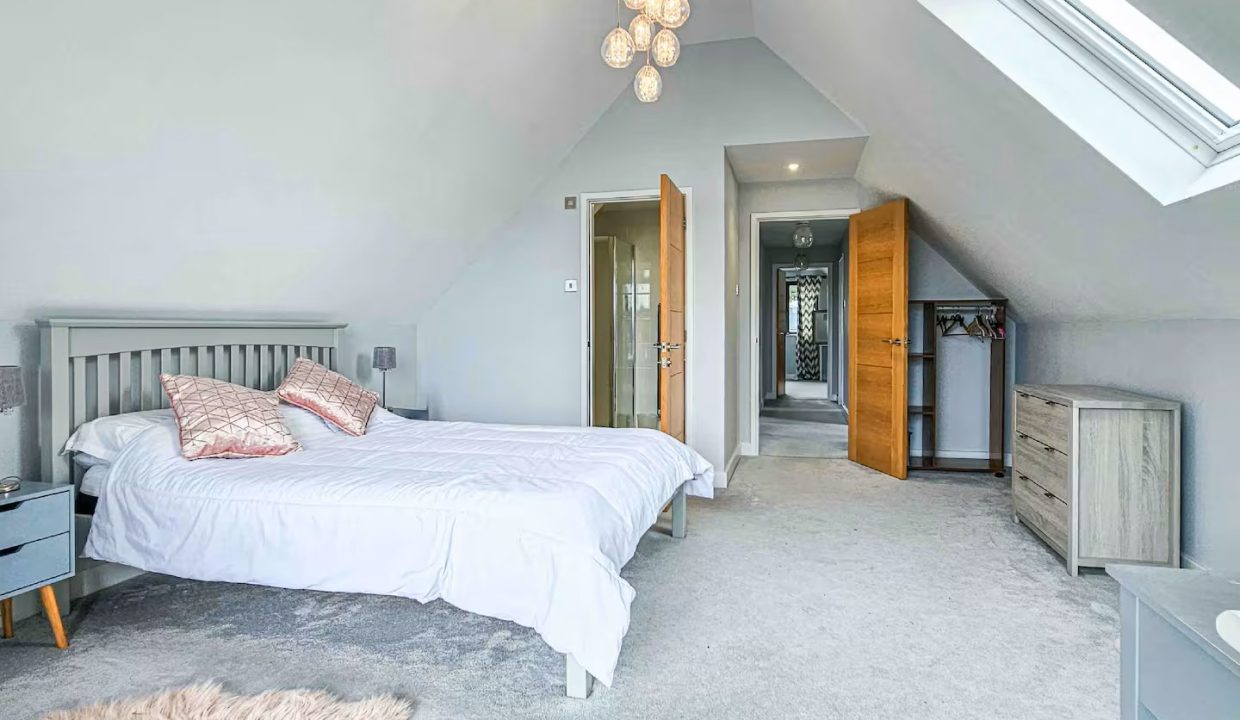 bedroom 1b